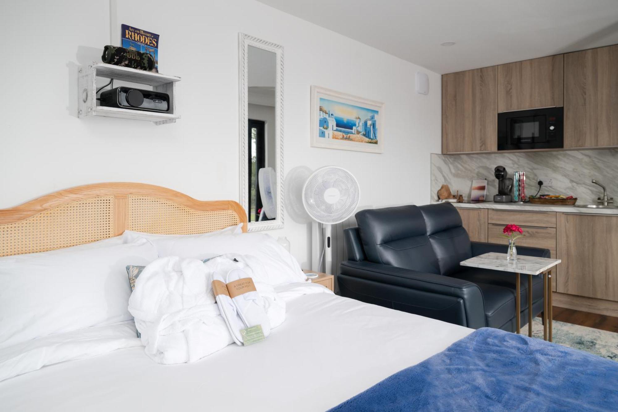 Lakescape - Waterfront Self- Catering Cabins เอนนิสคิลเลน ภายนอก รูปภาพ