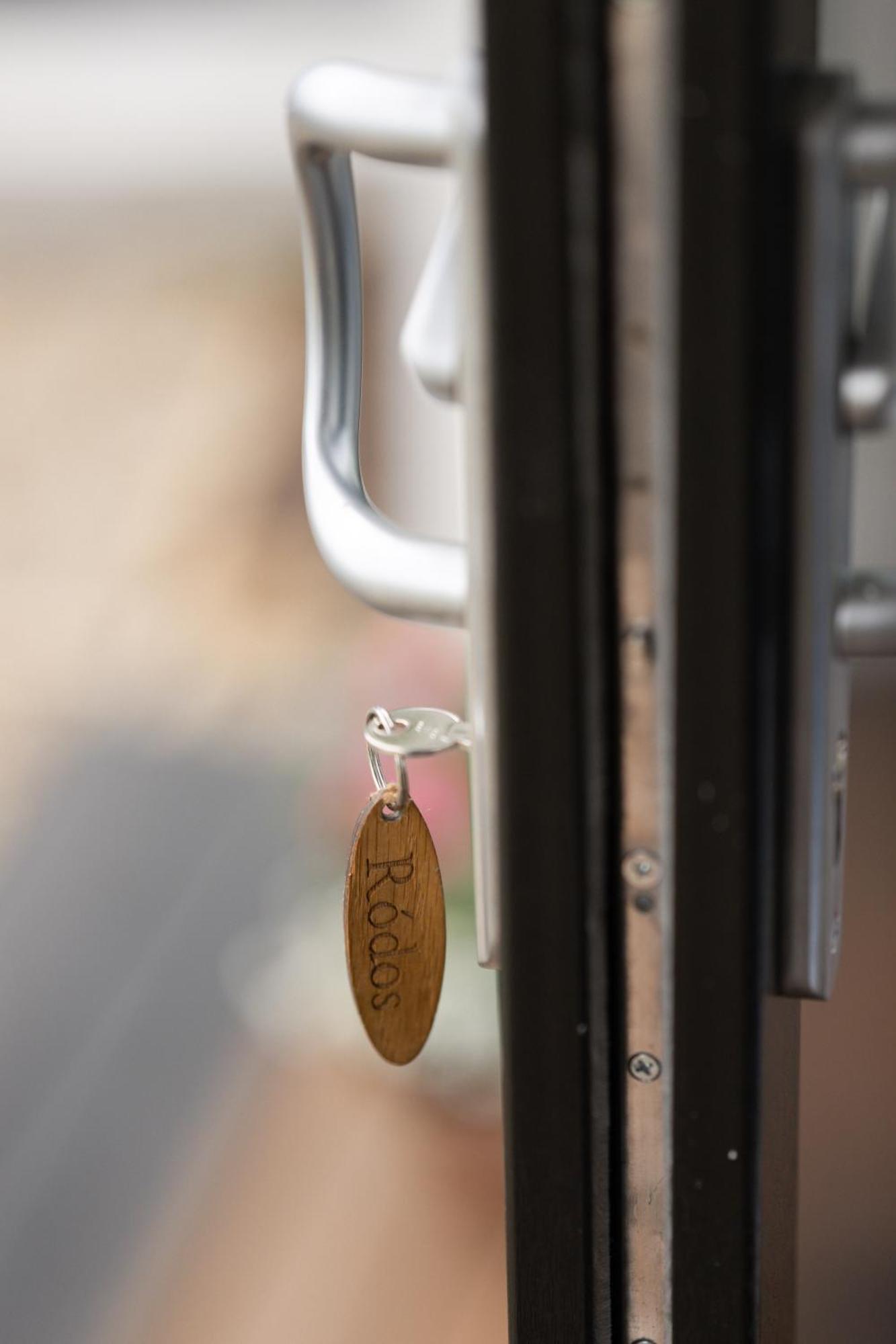 Lakescape - Waterfront Self- Catering Cabins เอนนิสคิลเลน ภายนอก รูปภาพ