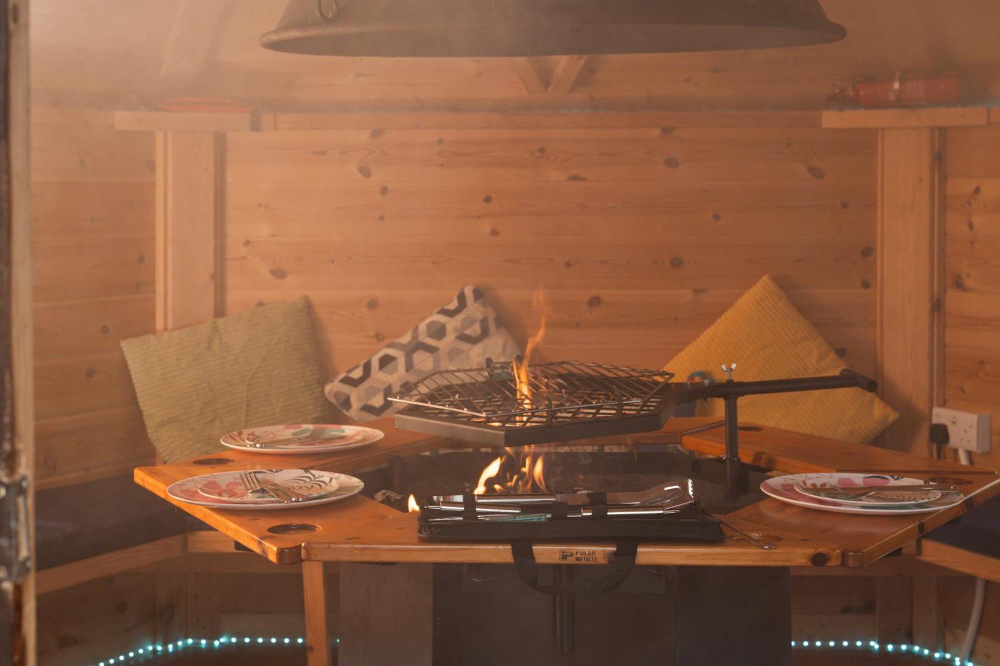 Lakescape - Waterfront Self- Catering Cabins เอนนิสคิลเลน ภายนอก รูปภาพ